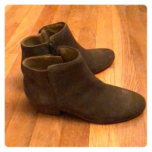 Jack Rogers suede boots